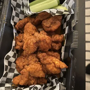 Medium 10 wings boneless