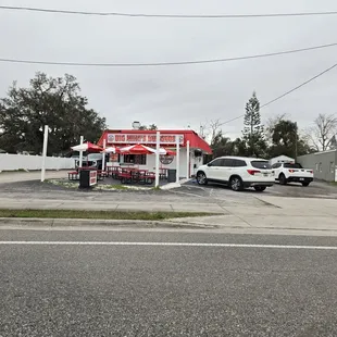 Outside dining or online/pickup