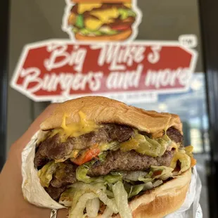Lil Chris Burger &quot;Go big or go home!&quot;