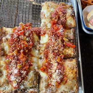 Sausage pizza (has a sweet/spicy giardinara)