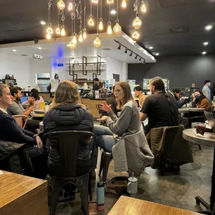 Crowded but no mugs