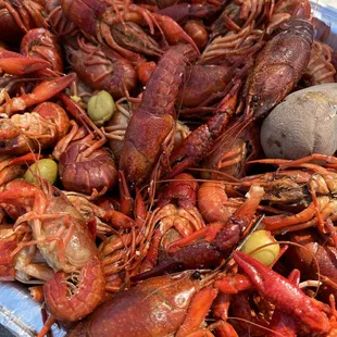 a tray full of crawfish