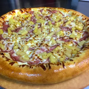 Stuffed Crust Hawaiian .