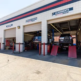 We&apos;re open Mon-Fri 7:30 am to 6:00 pm and Saturday 8:00 am - 4:30 pm.