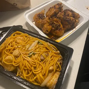 Chow Mein Spicy Chicken Wings