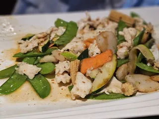 Yum Asian Fusion & Sushi