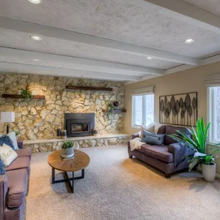 8519 N 48th Circle, Omaha NE-Geothermal acreage home