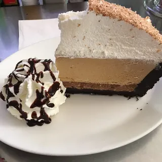 Peanut Butter Snicker Pie