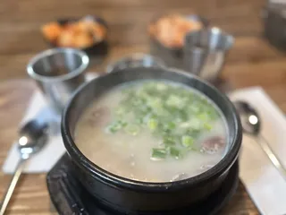 Yi's Traditional Korean Beef Soup