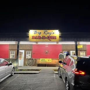 Just how I expect an amazing BBQ place to look! Love the vibe!