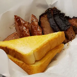 2 meat plate: sausage and brisket