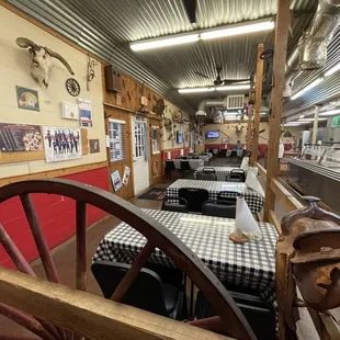 Great decorations and vibe!