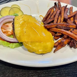 Deluxe burger no bun with sweet potato fries