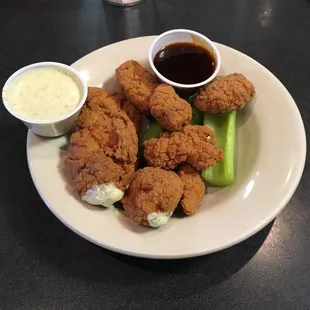 Boneless Chicken Wings &amp; Celery