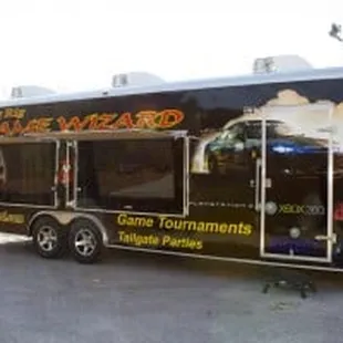 7 HUGE Hi-Def TV's!  Watch the big game outside while the party rages inside!