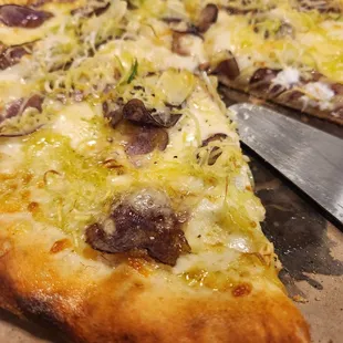 10,000 Leeks pizza = tasty!