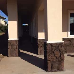 Big Rock Moss Rock veneer on columns