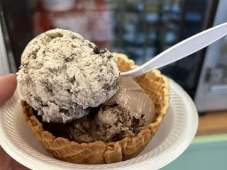 Scoops Creamery