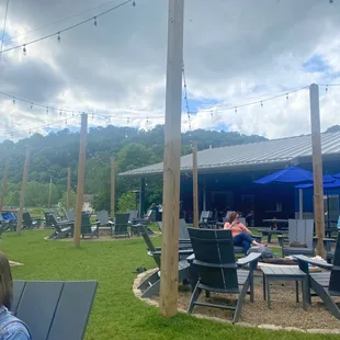 Back is big, comfy and beautiful