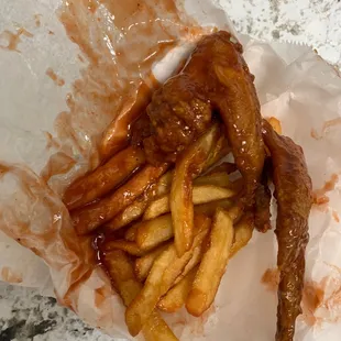 Kid&apos;s 2 Wings and Fries