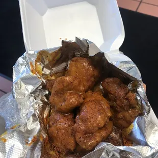 When in Pit, black &amp; yellow wings only felt right! Zesty and fully flavored, you won't be disappointed.