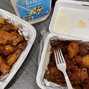 chicken wings and ranch dressing