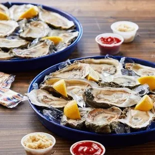 two bowls of oyster