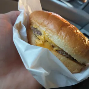 Single cheeseburger.