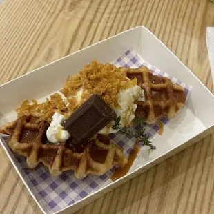 Brown cheese and vanilla ice cream croffle