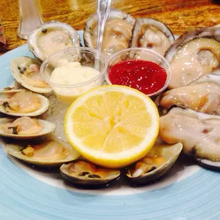 Half clams and half oysters