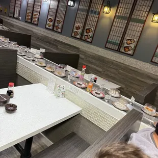 sushi and sashimi, interior