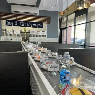 Conveyor belt always full and fresh selections!