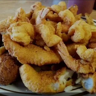 Pick 2 Combo w. Lg. Shrimp, Catfish, Fries, Hushpuppies