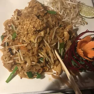 Pad Thai and sweet and sour chicken