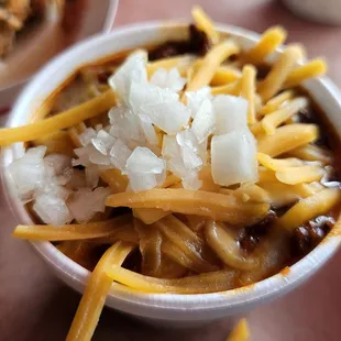 chili with cheese and onions