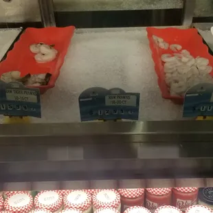 We could not resist their fresh prawns and cleared them out.