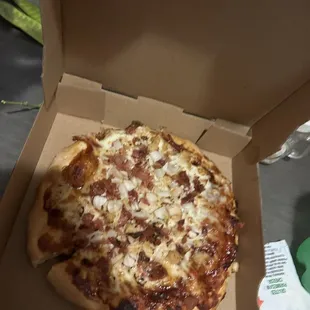individual chicken bbq pizza