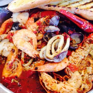 49er&apos;s Seafood Medley. Spicy tomato broth like a cioppino. So amazing delish.