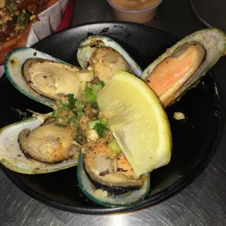 1/2 Shell Mussels