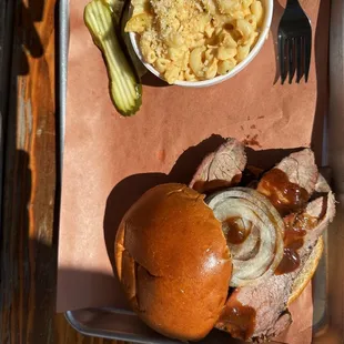 Tri tip sandwich with Mac&amp; cheese.