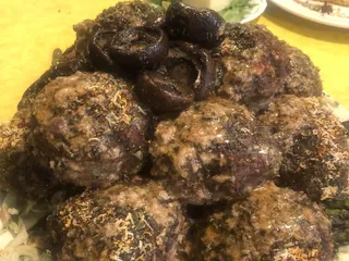 Harry & Buds European Cuisine