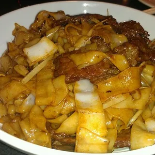 65. Fried Beef Chow Fun