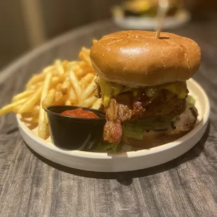 B.E.L.T Burger Burger, Eggs, Lettuce and tomato