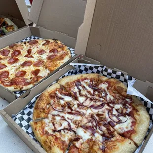 Barbecue chicken pizza small (6 slices)