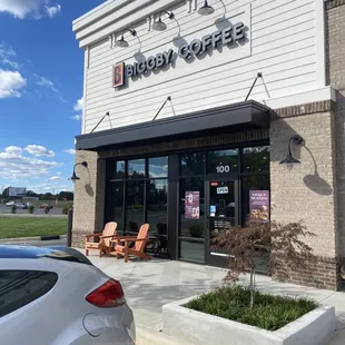 the front of a coffee shop