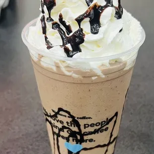 Dark Chocolate Cookie Crème Freeze