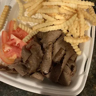 Gyro plate with fries