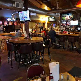 Dining room / bar