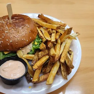 Bacon cheese burger with frys