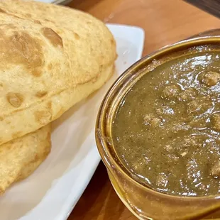Chhole bhatura